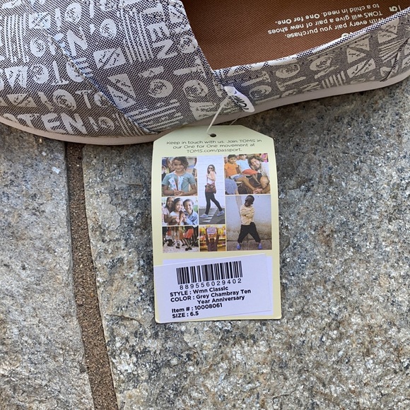 Toms Grey Chambray Ten Year Anniversary - Picture 7 of 12